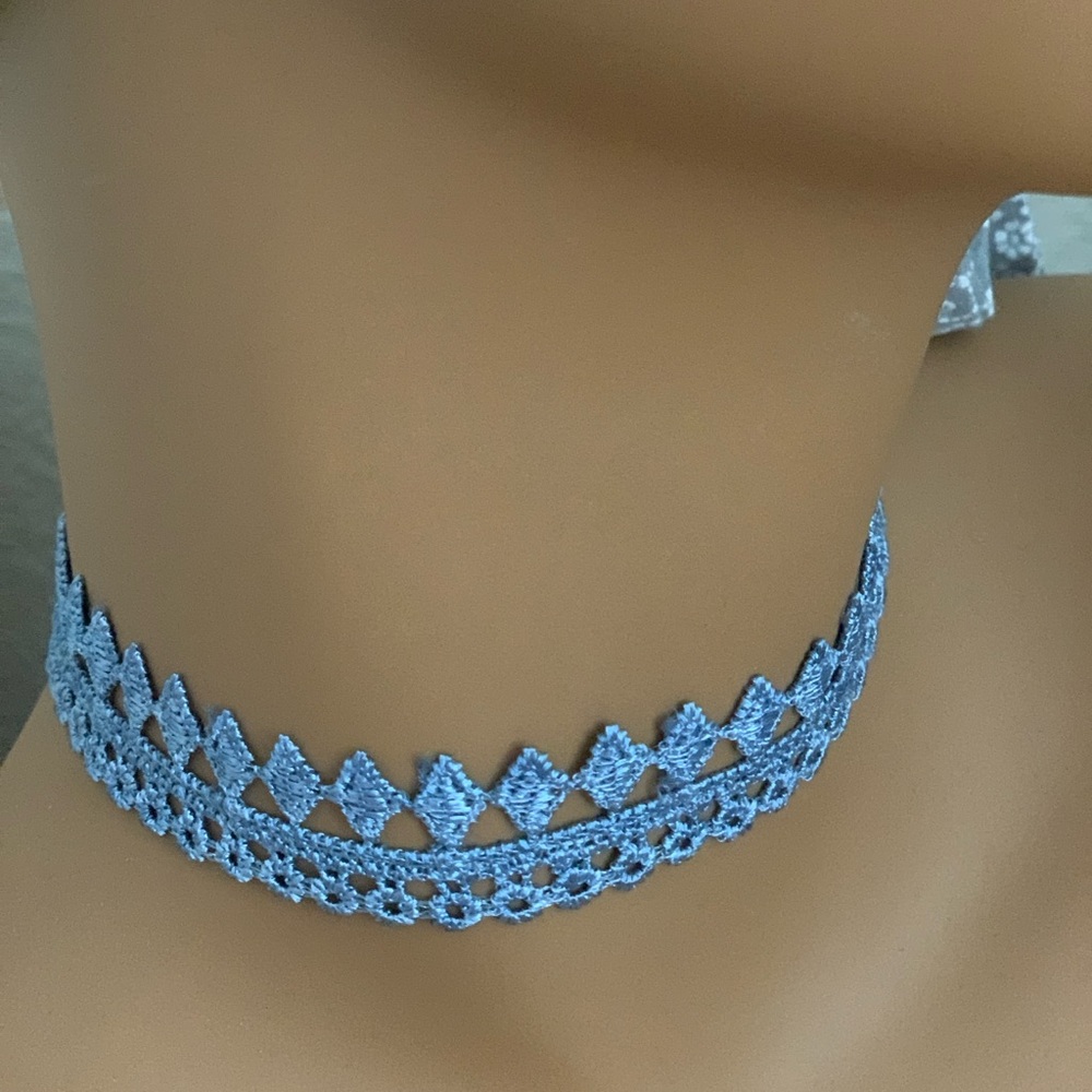 NWOT Blue Lace Choker